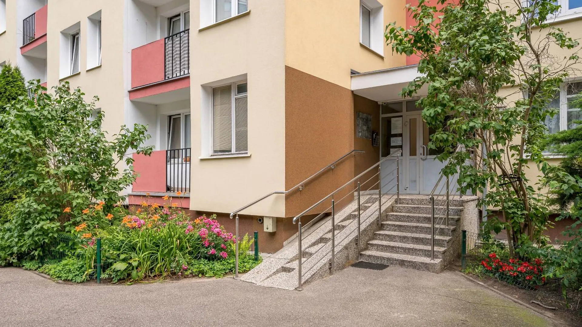 Saska Kepa Comfy Apartment Warsaw